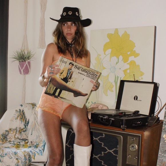 Meet your Posher, Alexis - Picture 4 of 4